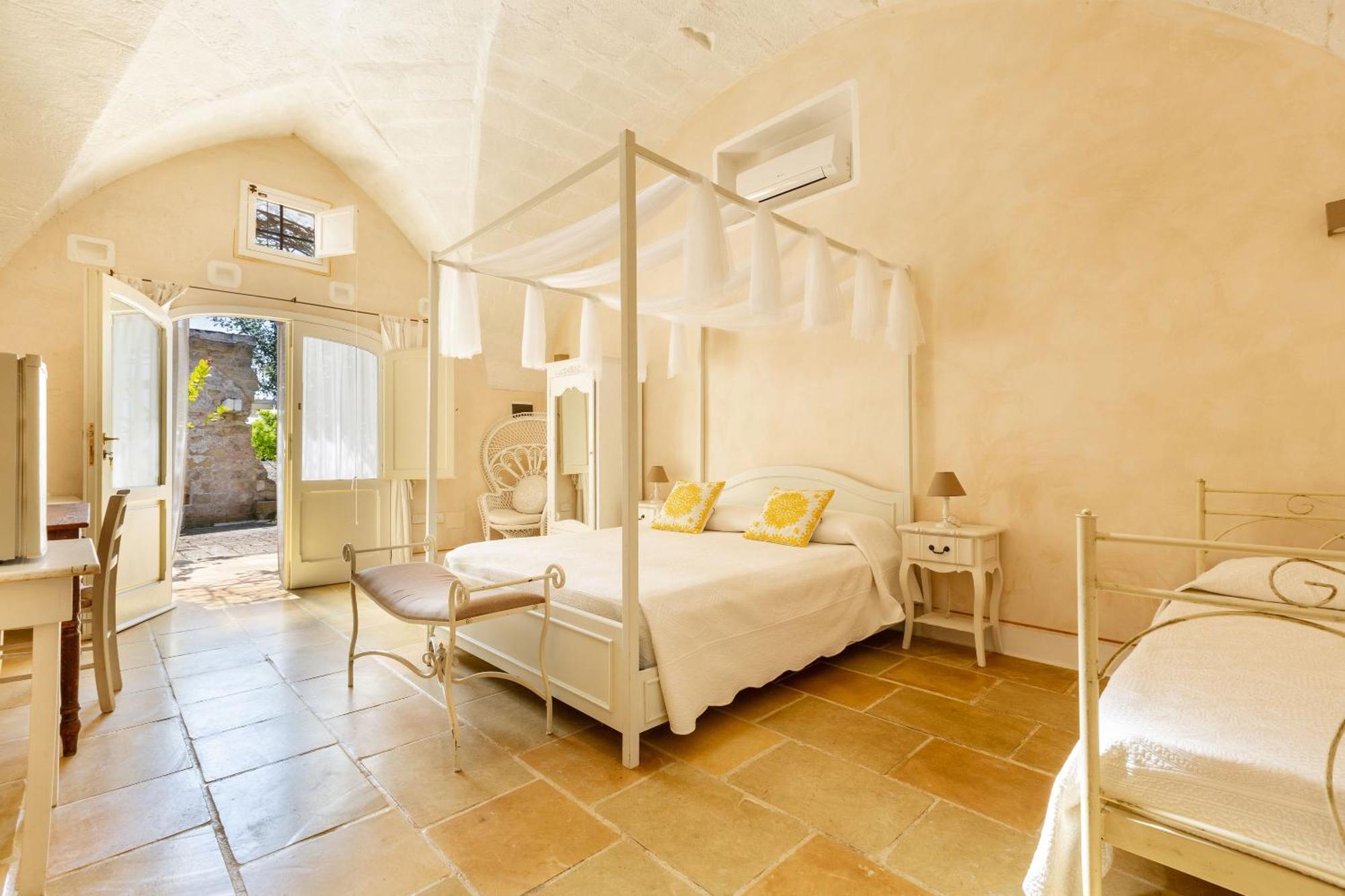Masseria Li Capperi By Perle Di Puglia アレーツィオ エクステリア 写真