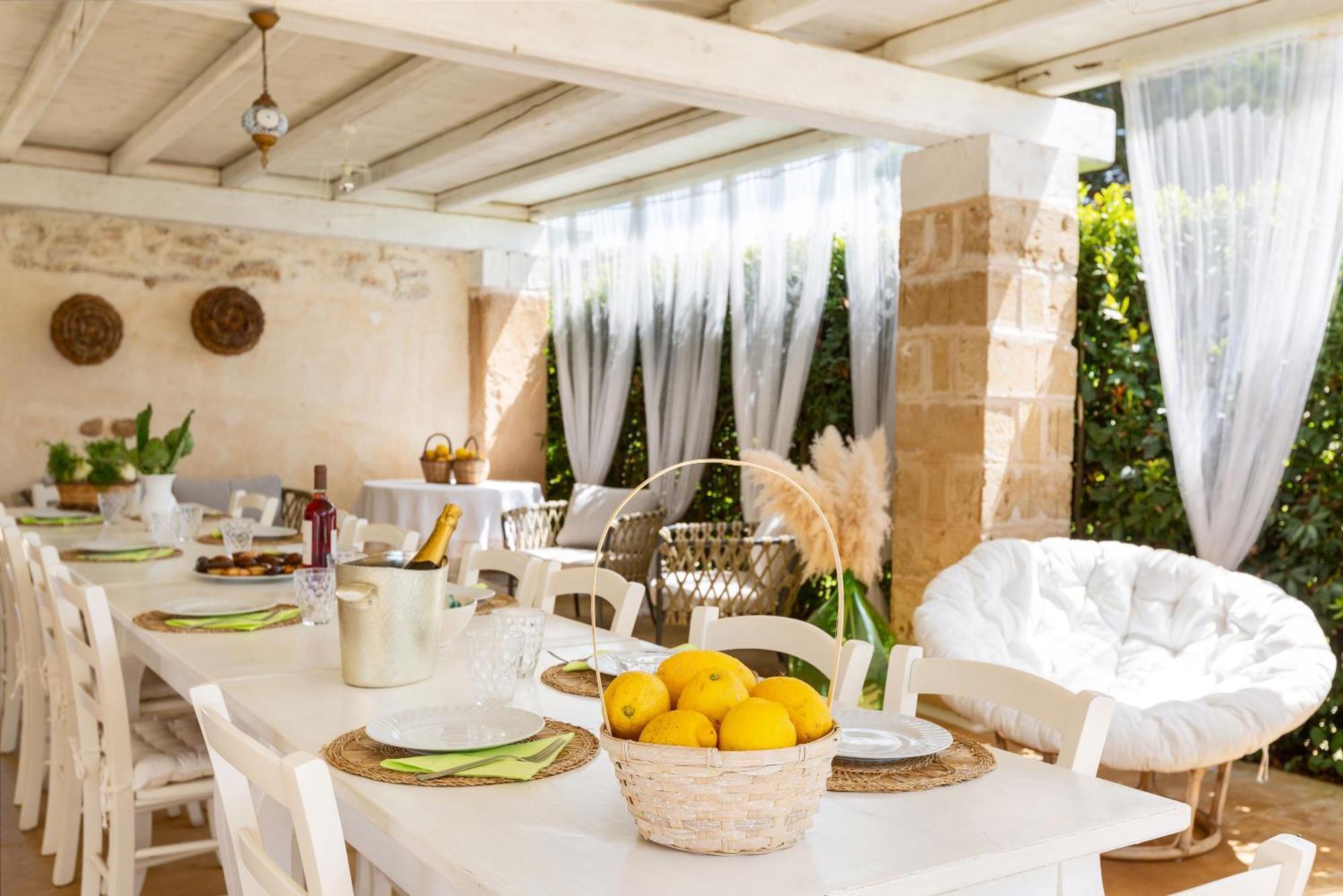Masseria Li Capperi By Perle Di Puglia アレーツィオ エクステリア 写真